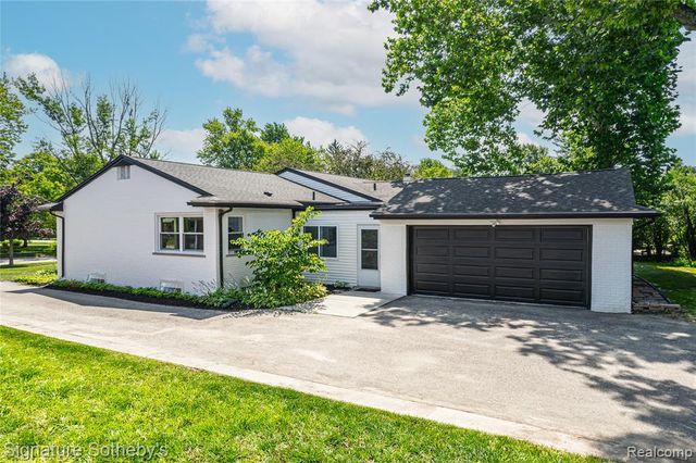 154 S Cranbrook Cross Road, Bloomfield Hills, MI 48301