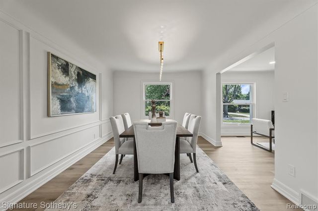 154 S Cranbrook Cross Road, Bloomfield Hills, MI 48301