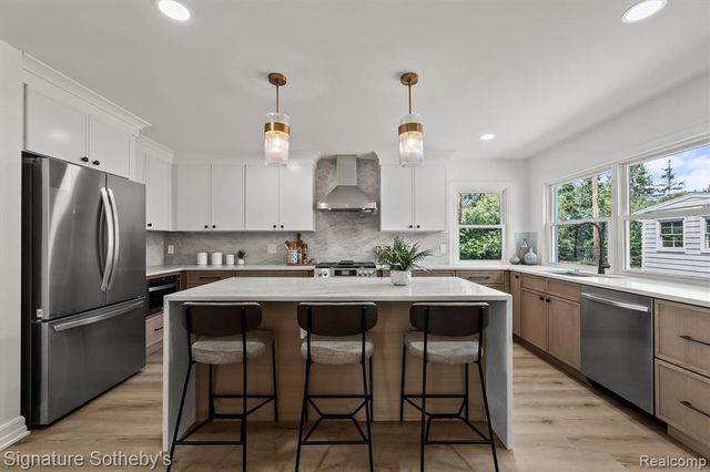154 S Cranbrook Cross Road, Bloomfield Hills, MI 48301