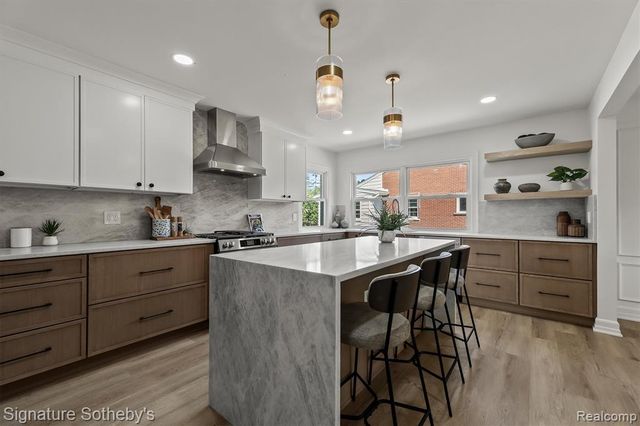 154 S Cranbrook Cross Road, Bloomfield Hills, MI 48301