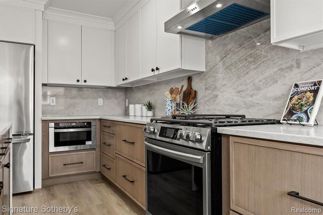 154 S Cranbrook Cross Road, Bloomfield Hills, MI 48301