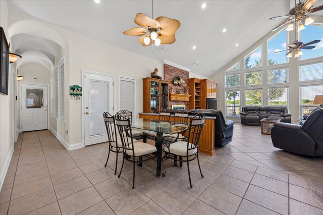 351 Rs County Road 3378, Emory, TX 75440