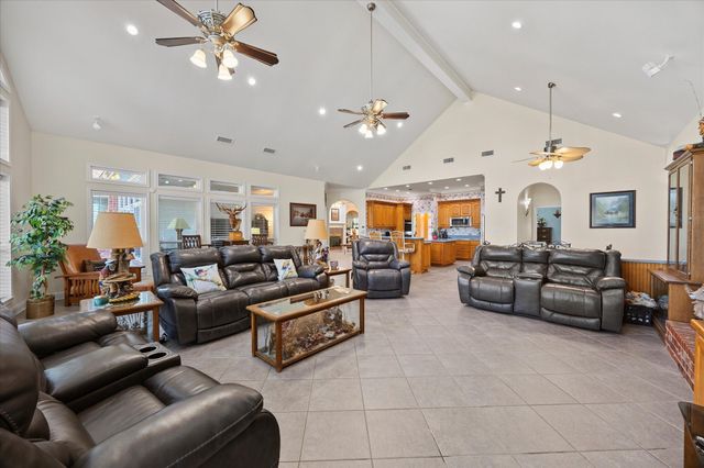 351 Rs County Road 3378, Emory, TX 75440