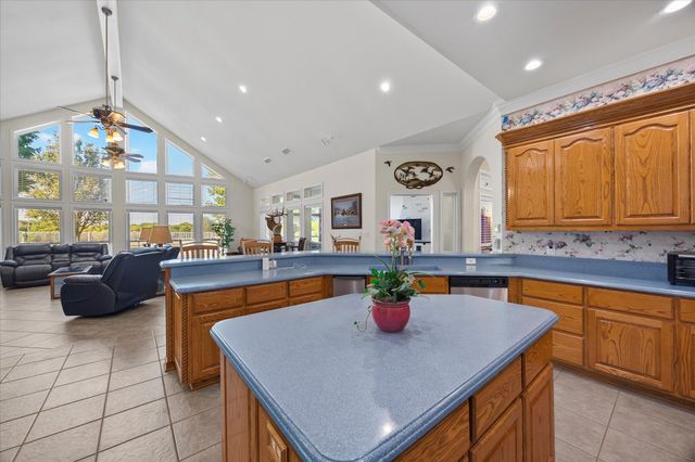 351 Rs County Road 3378, Emory, TX 75440
