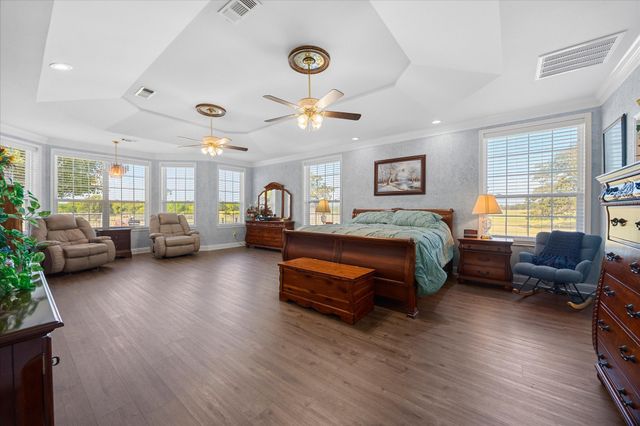 351 Rs County Road 3378, Emory, TX 75440