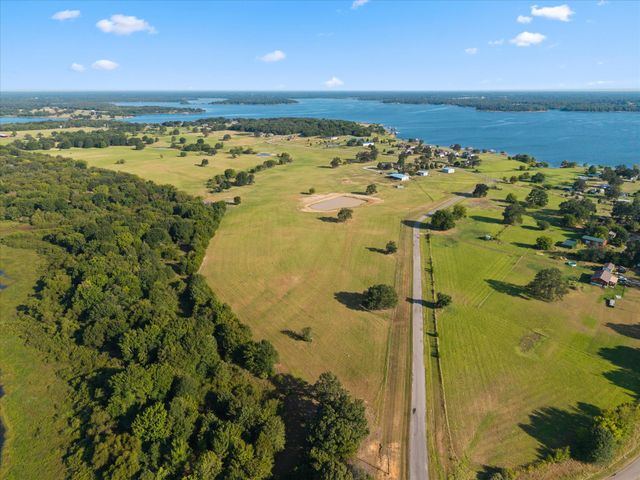 351 Rs County Road 3378, Emory, TX 75440