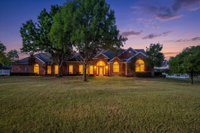 351 Rs County Road 3378, Emory, TX 75440
