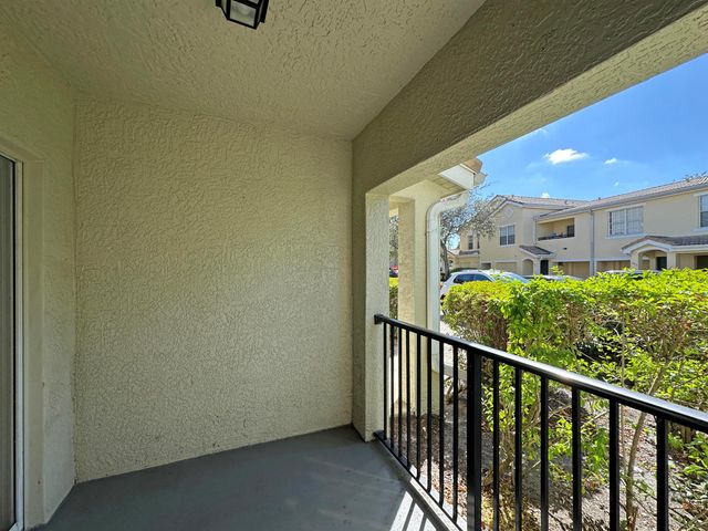 166 SW Peacock Boulevard 104, Port St Lucie, FL 34986