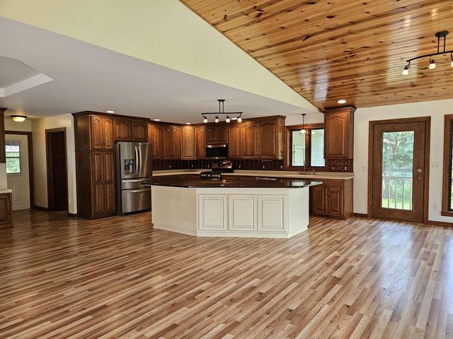 3830 NICOLET DRIVE, Green Bay, WI 54311