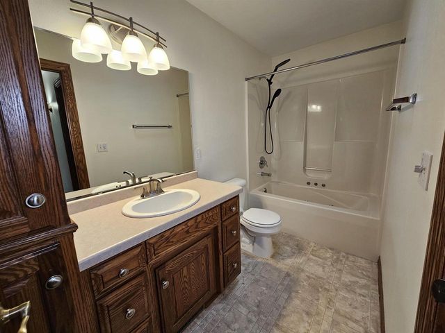 3830 NICOLET DRIVE, Green Bay, WI 54311
