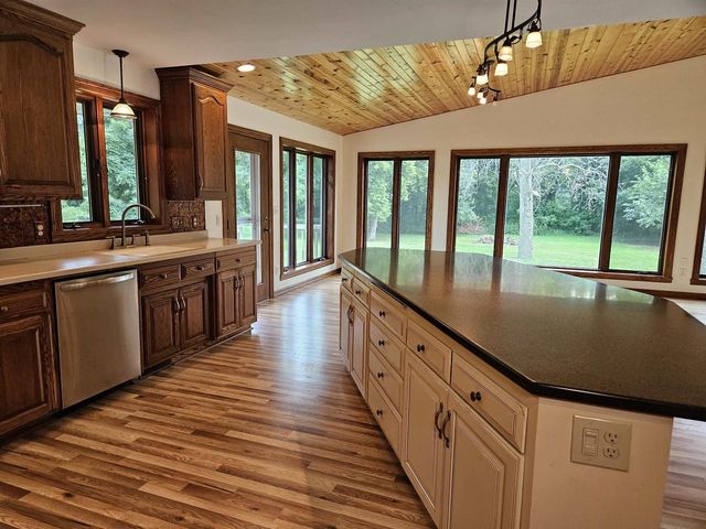 3830 NICOLET DRIVE, Green Bay, WI 54311