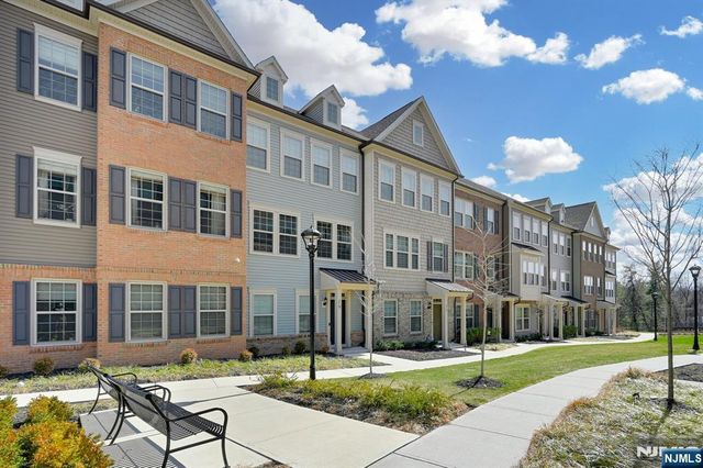 23 Haralson Court, Livingston, NJ 07039
