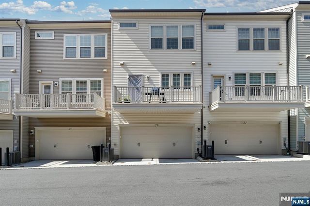 23 Haralson Court, Livingston, NJ 07039