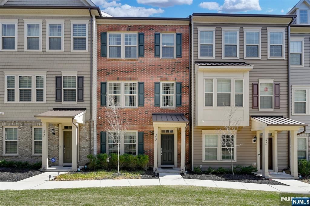 23 Haralson Court, Livingston, NJ 07039
