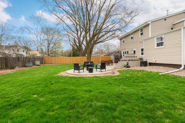 1512 CORMIER ROAD, Green Bay, WI 54313