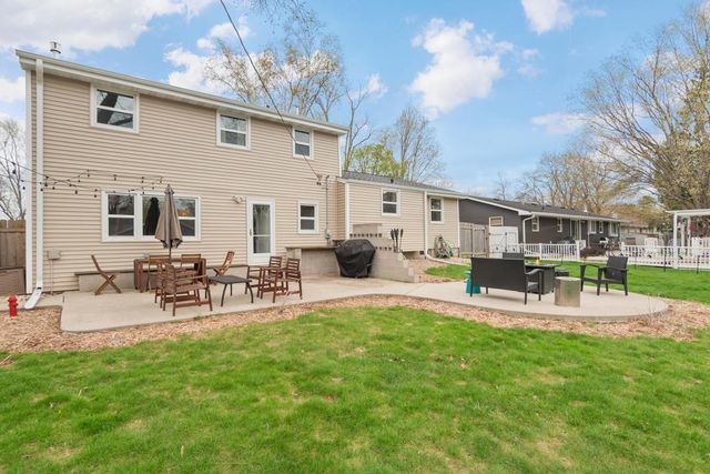 1512 CORMIER ROAD, Green Bay, WI 54313