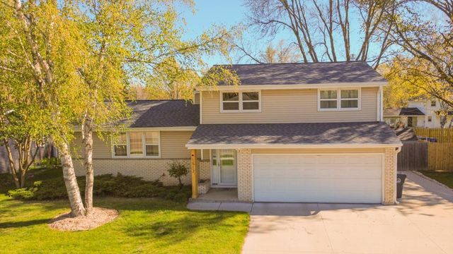 1512 CORMIER ROAD, Green Bay, WI 54313