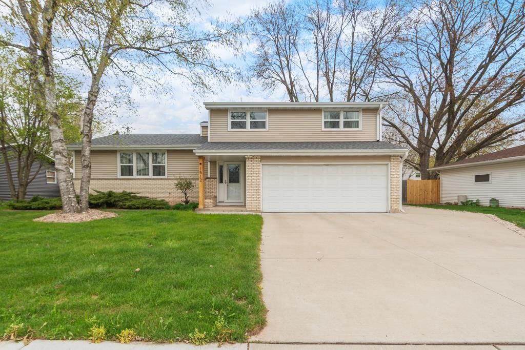 1512 CORMIER ROAD, Green Bay, WI 54313