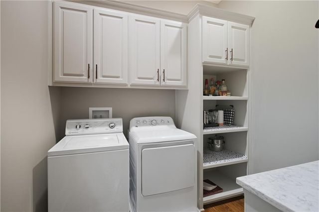 17710 Mission Ridge Drive, Smithville, MO 64089