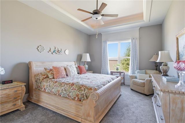 17710 Mission Ridge Drive, Smithville, MO 64089