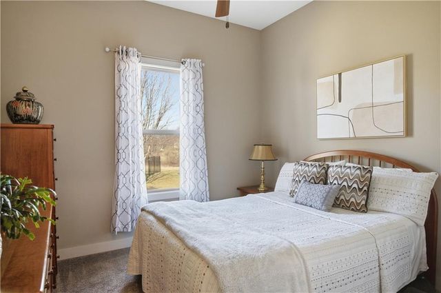 17710 Mission Ridge Drive, Smithville, MO 64089