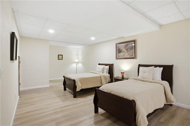 17710 Mission Ridge Drive, Smithville, MO 64089