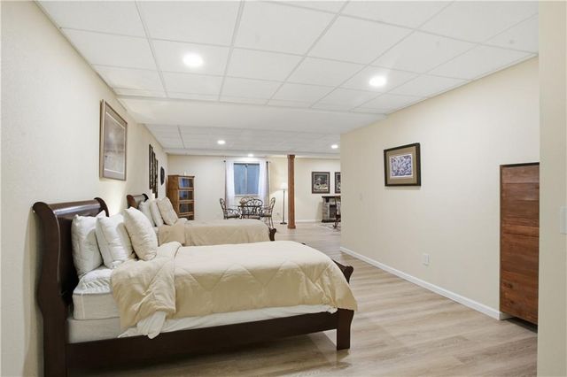 17710 Mission Ridge Drive, Smithville, MO 64089