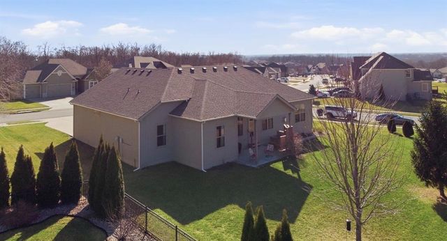 17710 Mission Ridge Drive, Smithville, MO 64089