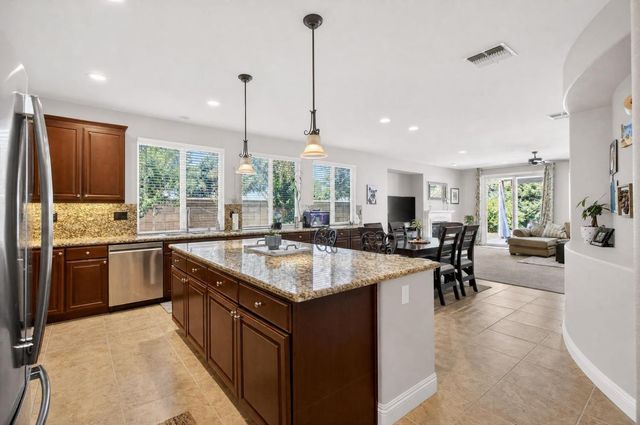 508 Hearthside Ct, Roseville, CA 95747
