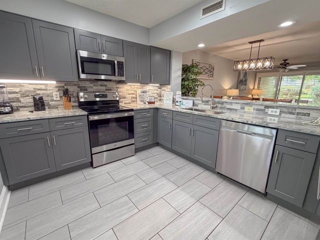 206 Westleton Dr Apt 12D, Myrtle Beach, SC 29572