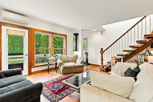 10 Half Moon Hill 10, Acton, MA 01720