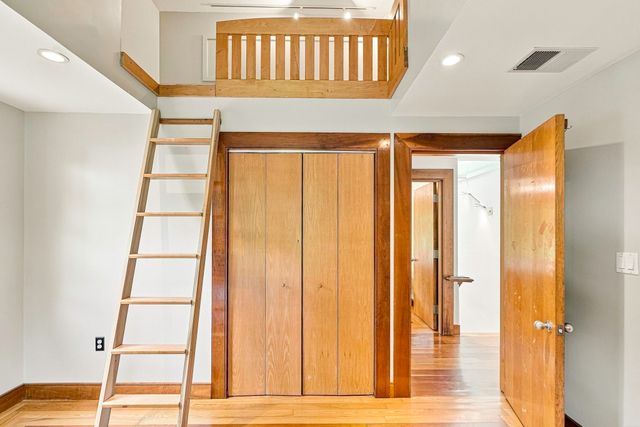 10 Half Moon Hill 10, Acton, MA 01720