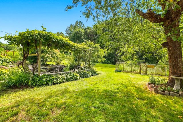 10 Half Moon Hill 10, Acton, MA 01720