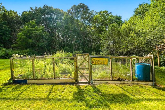 10 Half Moon Hill 10, Acton, MA 01720