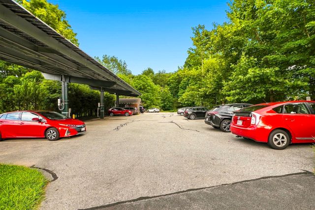 10 Half Moon Hill 10, Acton, MA 01720