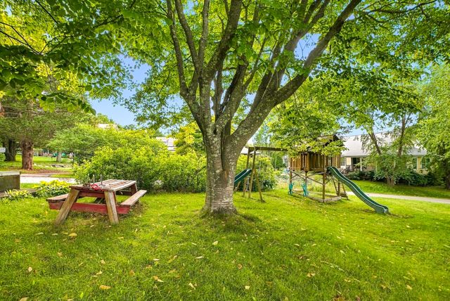 10 Half Moon Hill 10, Acton, MA 01720