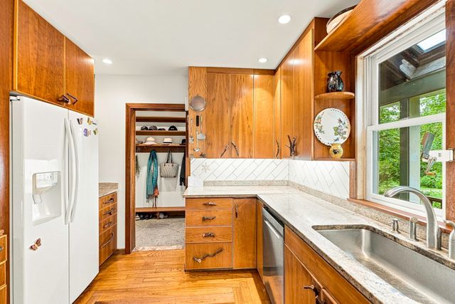10 Half Moon Hill 10, Acton, MA 01720