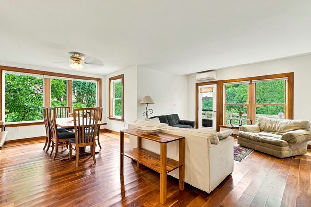 10 Half Moon Hill 10, Acton, MA 01720
