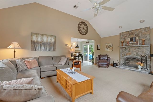 15 Little Tree Rd, Medway, MA 02053