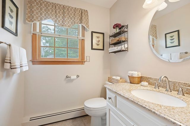 15 Little Tree Rd, Medway, MA 02053