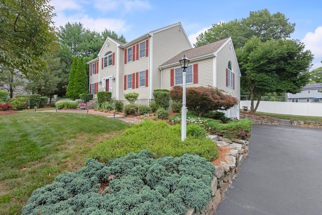 15 Little Tree Rd, Medway, MA 02053