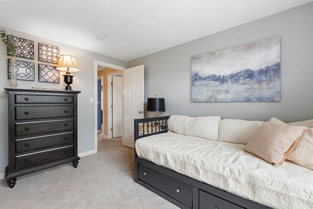 15 Little Tree Rd, Medway, MA 02053
