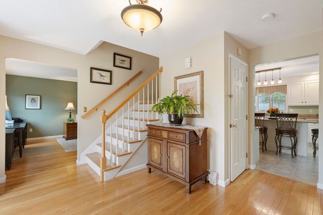 15 Little Tree Rd, Medway, MA 02053