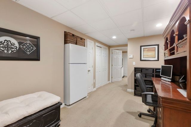 15 Little Tree Rd, Medway, MA 02053