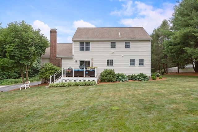 15 Little Tree Rd, Medway, MA 02053