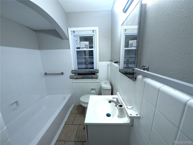 4715 BUCKINGHAM Avenue, Detroit, MI 48224