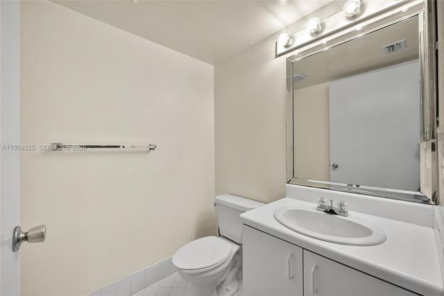 701 SW 142nd Avenue 104S, Pembroke Pines, FL 33027