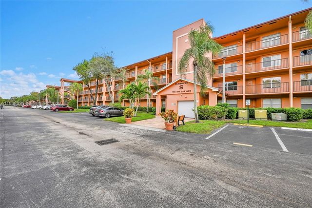 701 SW 142nd Avenue 104S, Pembroke Pines, FL 33027