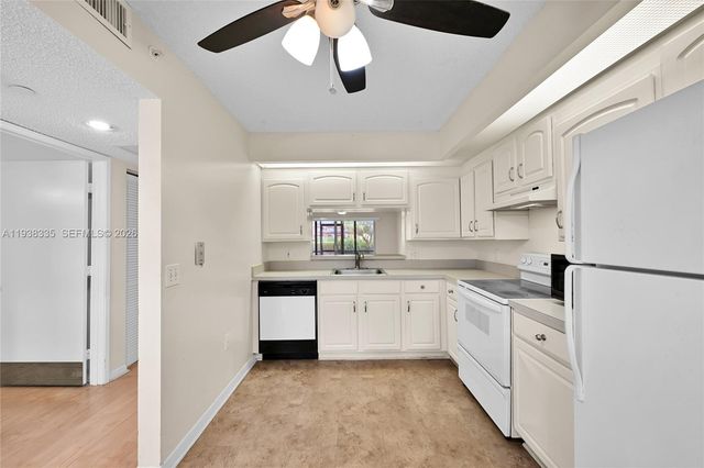 701 SW 142nd Avenue 104S, Pembroke Pines, FL 33027