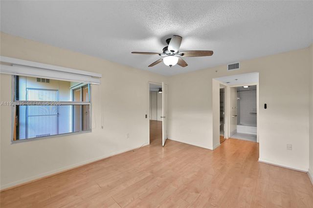 701 SW 142nd Avenue 104S, Pembroke Pines, FL 33027